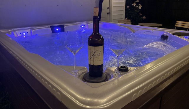 NEW!Large & Luxurious-OH City W-Hottub+Pooltable