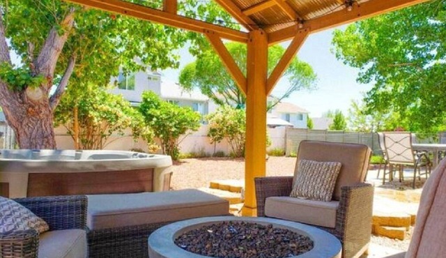 NEW Large Updated Home+Huge Fully Fenced Yard+Hot Tub+Gazebo+BBQ+Outdoor Dining!