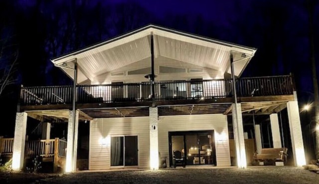 NEW! Laurel Lookout! A luxurious mountain getaway!