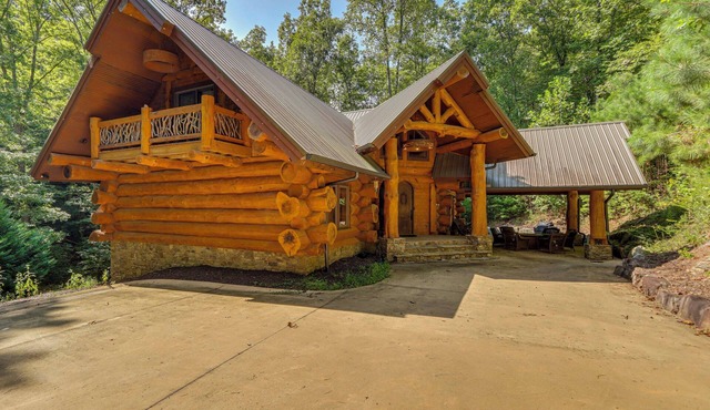New! Laurelwood Lodge, Theater, Hot Tub, 5BR