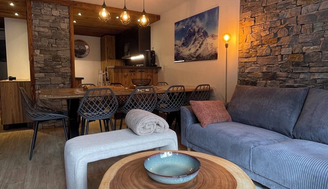 New Le Corbier for 10 p. Renovated top-of-the-range 4bed/2bath/2wc/slope frontage