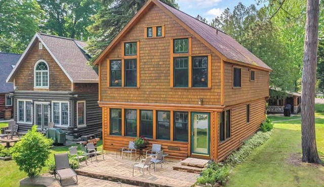 NEW! Leelanau Resort Therapy-Lakefront/Kayak/Sauna