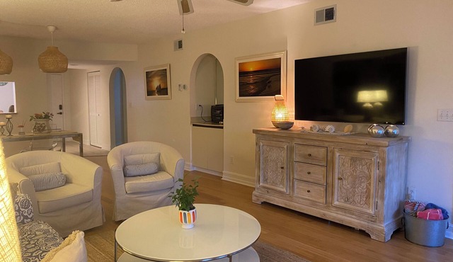 NEW Lely Resort Golf Community beautiful condo - bathrooms redone end 2023!