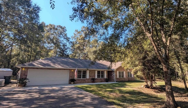 NEW LIST Cozy 3BR Family Home, Quiet Wooded Retreat, 20 Miles to Beach & Casino