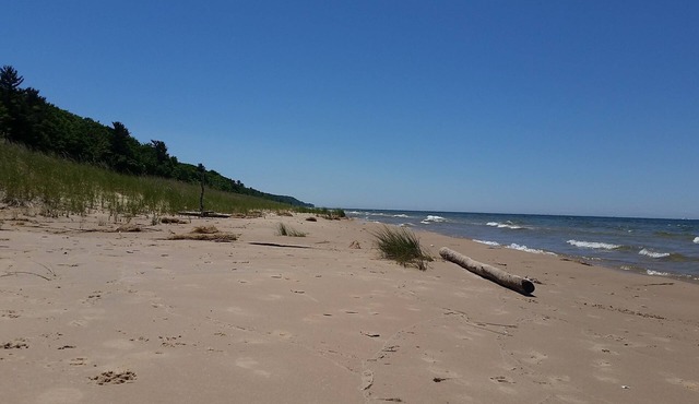 NEW LISTING 15% OFF 5BR Lake Michigan Cottage Private Retreat Family Friendly
