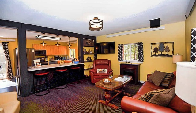 New Listing 3bd "Woodsy Vibe" in Leadville