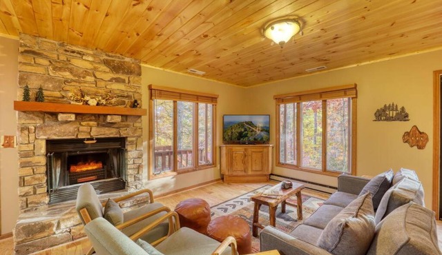 New Listing 4BD3BA Pine Haven Getaway
