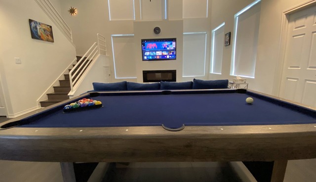 NEW LISTING ‼️4BDR CONTEMPORARY HOME WITH POOL TABLE & MEDIA ROOM🎱🎞