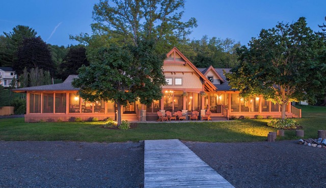 NEW LISTING 5 BR/3 BA Authentic Luxury Home ON Keuka Lake!