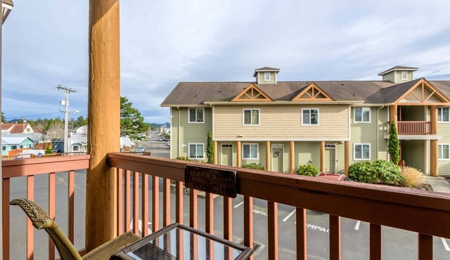 New Listing! Adorable old town florence Condo - Close to Riverfront, restaurants and Bay Street!