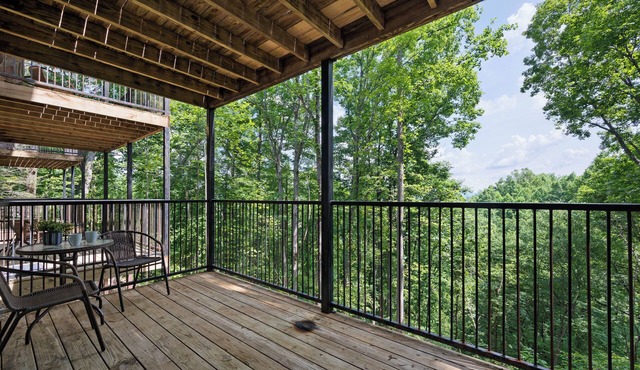 NEW LISTING! Affordable 3 bed/3 bath, close to Dollywood and many attractions!