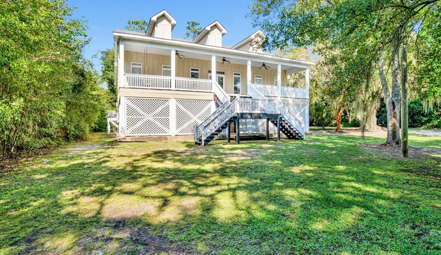 NEW LISTING! Bayfront, Spacious 6-bedroom house in delightful Fairhope