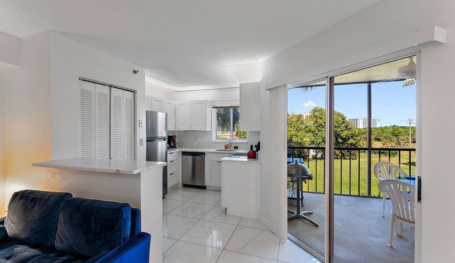 New listing - Beautiful 1BR 1.5BA apartment close to the beach