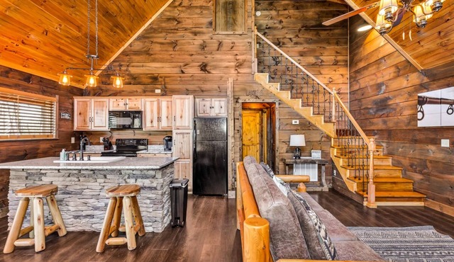 New Listing - Cabin on Lake Guntersville