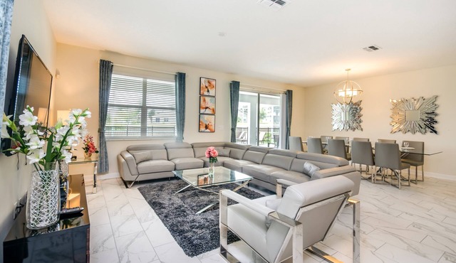 New Listing! Champions Gate Resort, 10mi to Disney & 21mi to Universal - FS248298