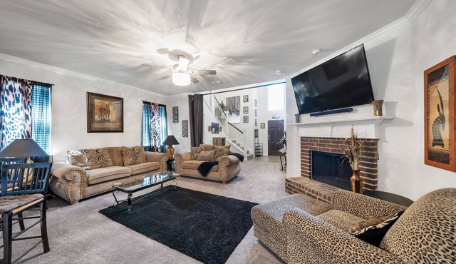 NEW LISTING! Charming Dallas Retreat Near Top Attractions