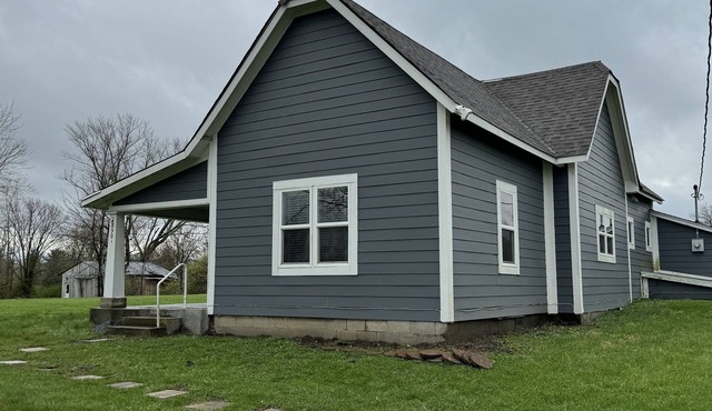 NEW LISTING Charming Country Home Near Grand Park and Downtown Zionsville