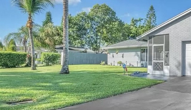 NEW LISTING!!Cozy 4-bedroom house in enchanting Royal Palm Beach with AC, WiFi