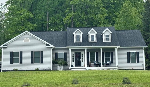 New Listing Cozy 3-bedroom house in marvelous Mineral with pool, tennis, marina.