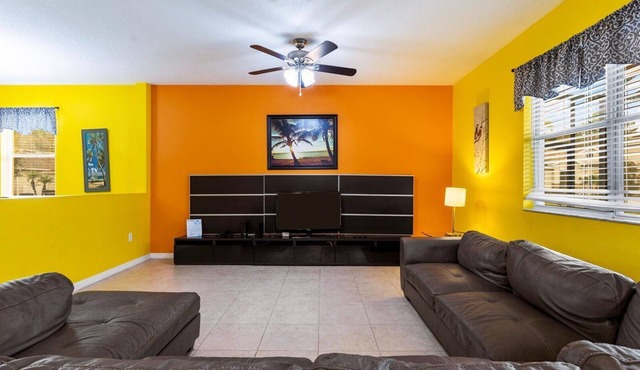 New Listing! Crystal Cove Resort, 6mi to Disney & 11mi to Universal - 70