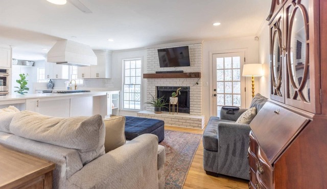 New Listing! Cute and Updated Home Near Lake Acworth and Allatoona | Fire Pit | Shopping and Dining