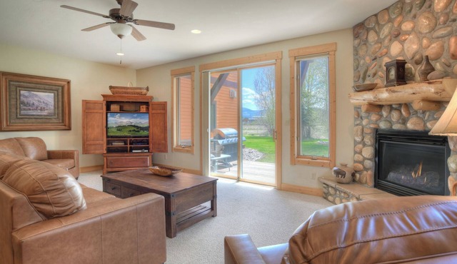 New Listing! Discount Golf Privileges - 20 Mins to Wolf Creek Ski