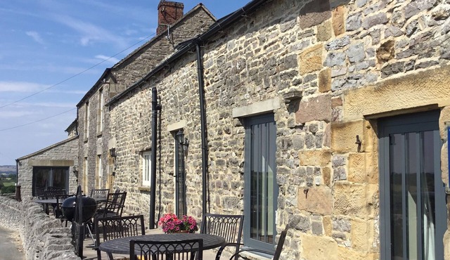 NEW LISTING! Dog-friendly Cottage in the Derbyshire countryside