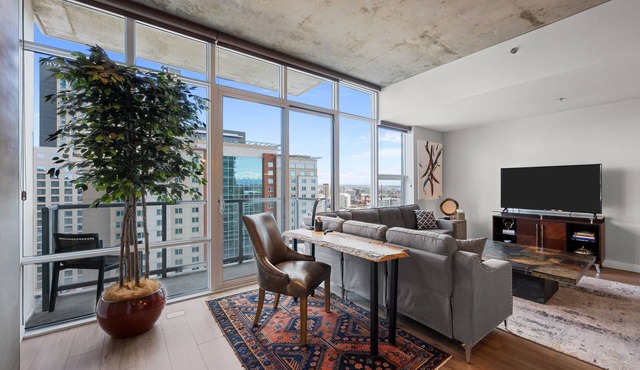 New Listing! Downtown Living At Its Finest at The Spire - Executive Rental