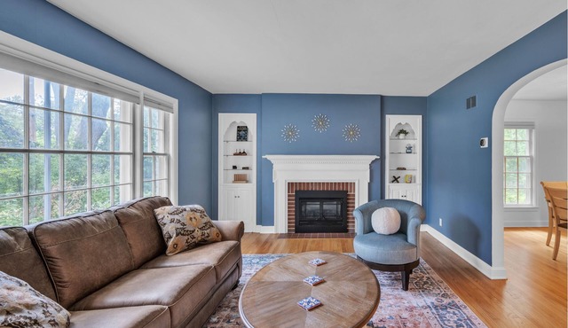 NEW LISTING! Entire House for Rent Fully Equipped Walking Distance