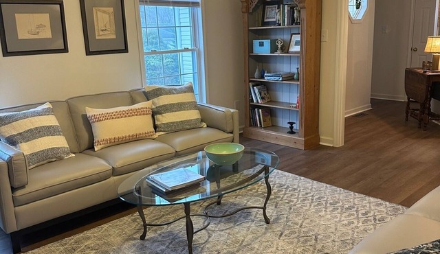 New listing for newly renovated 3 BR Home 1 mile from Historic Lexington