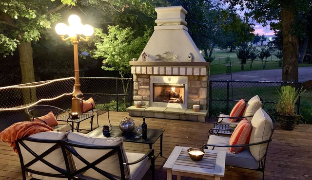 NEW LISTING -Grand Lake waterfront w/boat dock. Sleeps 13-15 Outdoor Fireplace