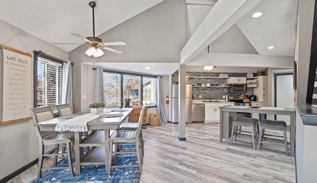 NEW LISTING Holiday Shores Lake of the Ozarks, Beautiful Villa 28.