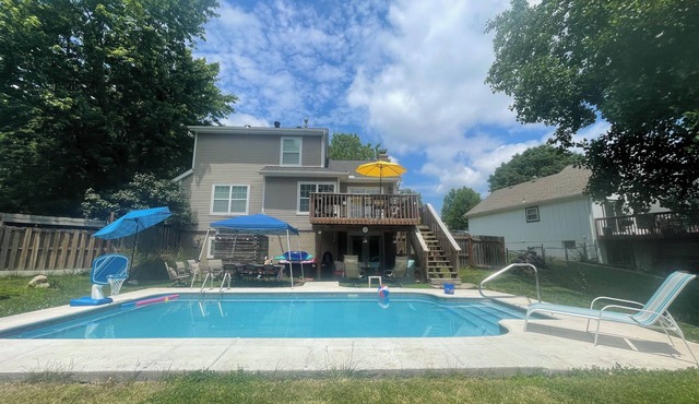 NEW LISTING! Home with a POOL, PARK, and close to Arrowhead & Kauffman!