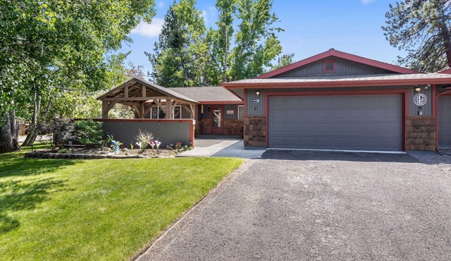 New Listing! Hot Tub ~ 2 Living Areas ~ Pet Friendly