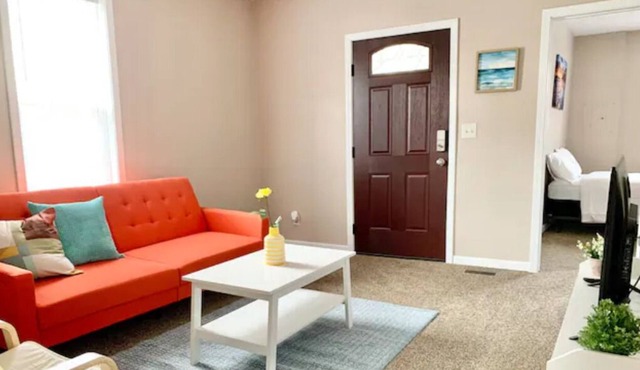 New Listing in Downtown Franklin, Sleeps 7!