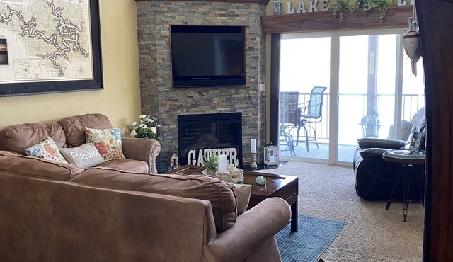 New Listing!, Incredible Lakefront property. Family friendly. Super relaxing!