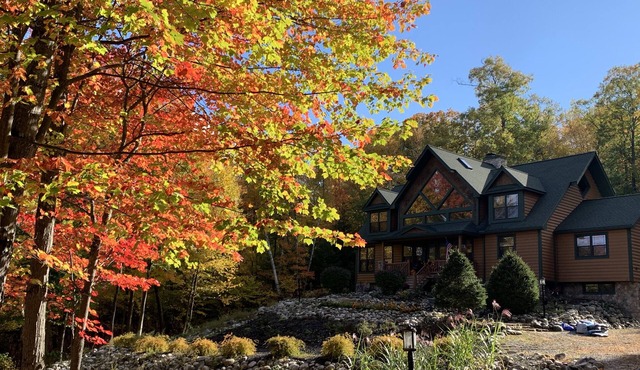 New Listing - Lazy Days Lodge with Location, Location, Location!