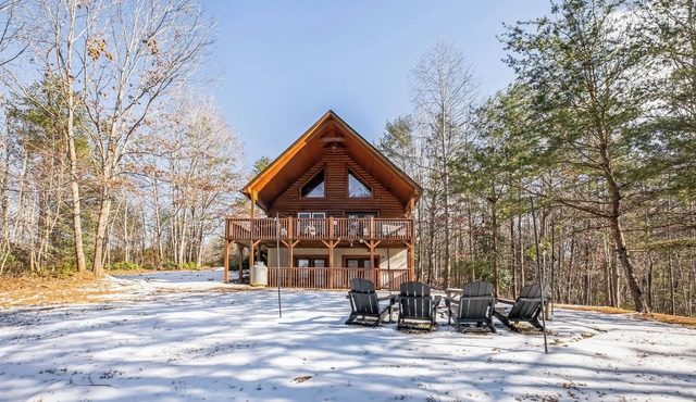 *New Listing* Log Cabin in Lake Lure ~ Hot Tub ~ Fire pit