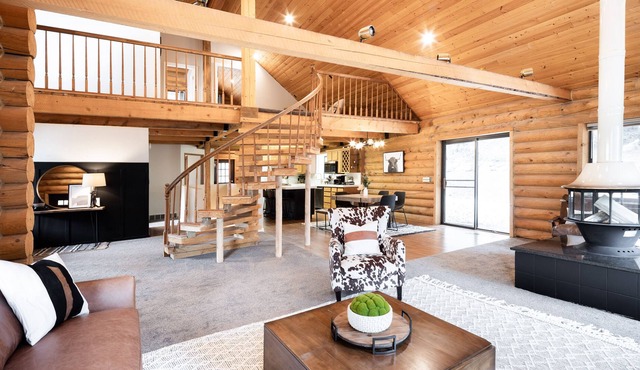 **New Listing** Luxury Family Alpine Lodge 5bdrms 4000sqft