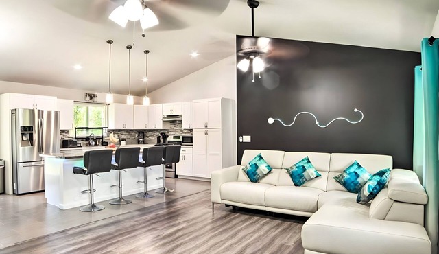 NEW LISTING! Luxury Hawaii Getaway: Close to Beach & Ocean by RedAwning