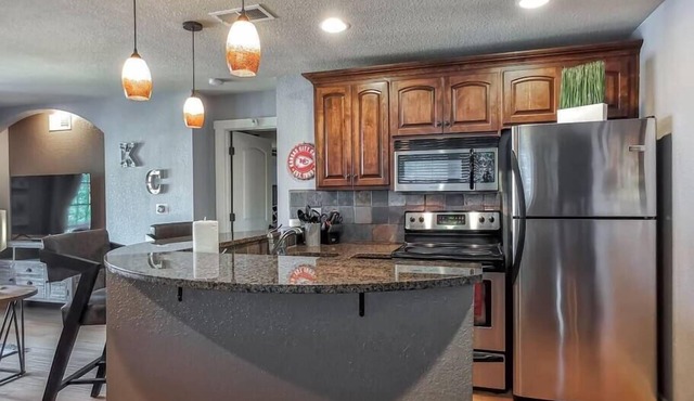 New Listing Luxury King Plaza