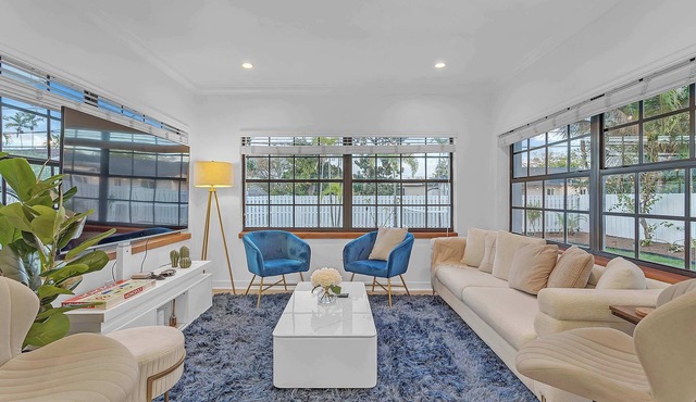 New Listing - Modern Family Stay Near MIA