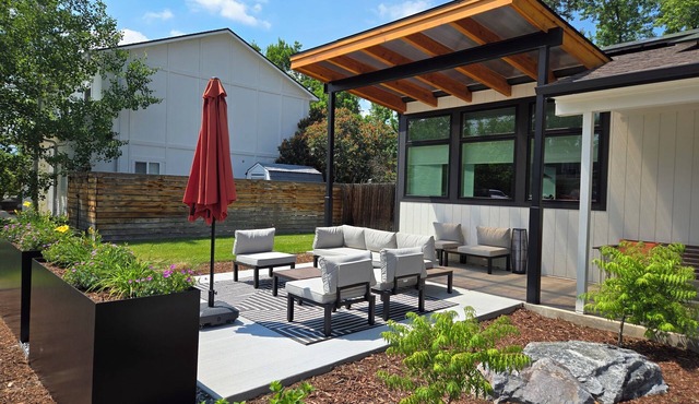 New Listing-Modern 4-bedroom house with Solar, AC and Steam Shower in Boulder,