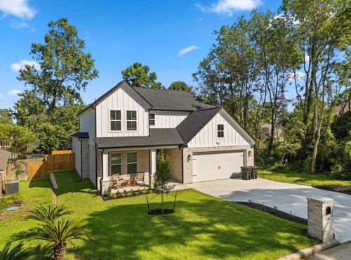 New Listing Modern Lake Conroe Oasis