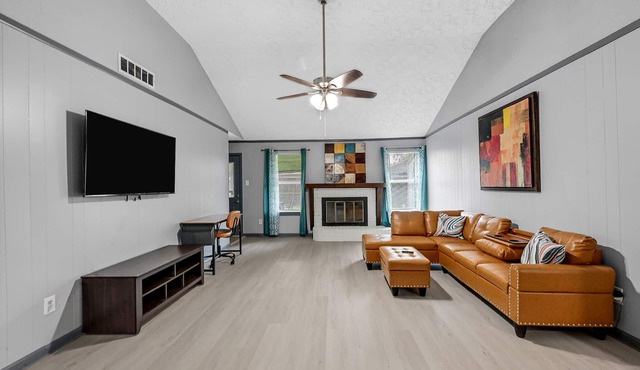 New Listing/NASA/4br 2ba 2000sq Sleeps10, Pet Friendly,Monthly discounts