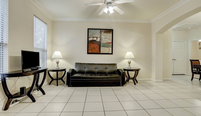 New Listing! Newly furnished condo, I-10 West/Beltway 8, 4 bedrm 2 bath, 77080