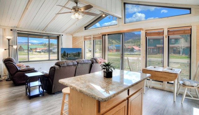 New Listing! Newly Remodled/ATVs Welcome/Pet-Freindly/Mountain Views