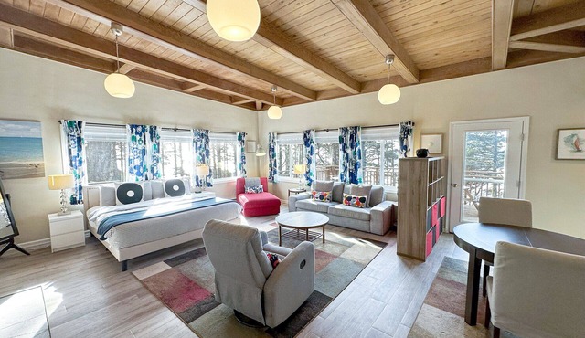 New Listing! Ocean Front, Sunrise & Sunset at Oregon House, Stairs to the Beach!