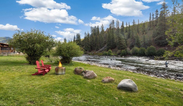 New Listing!One-of-a-Kind Luxe Riverfront Home-Fishing Access-Mins Dtn Creede