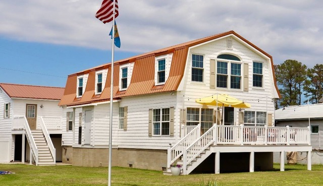 New Listing! Osocozy. Waterfront home on the Indian River Bay. Lovely views!